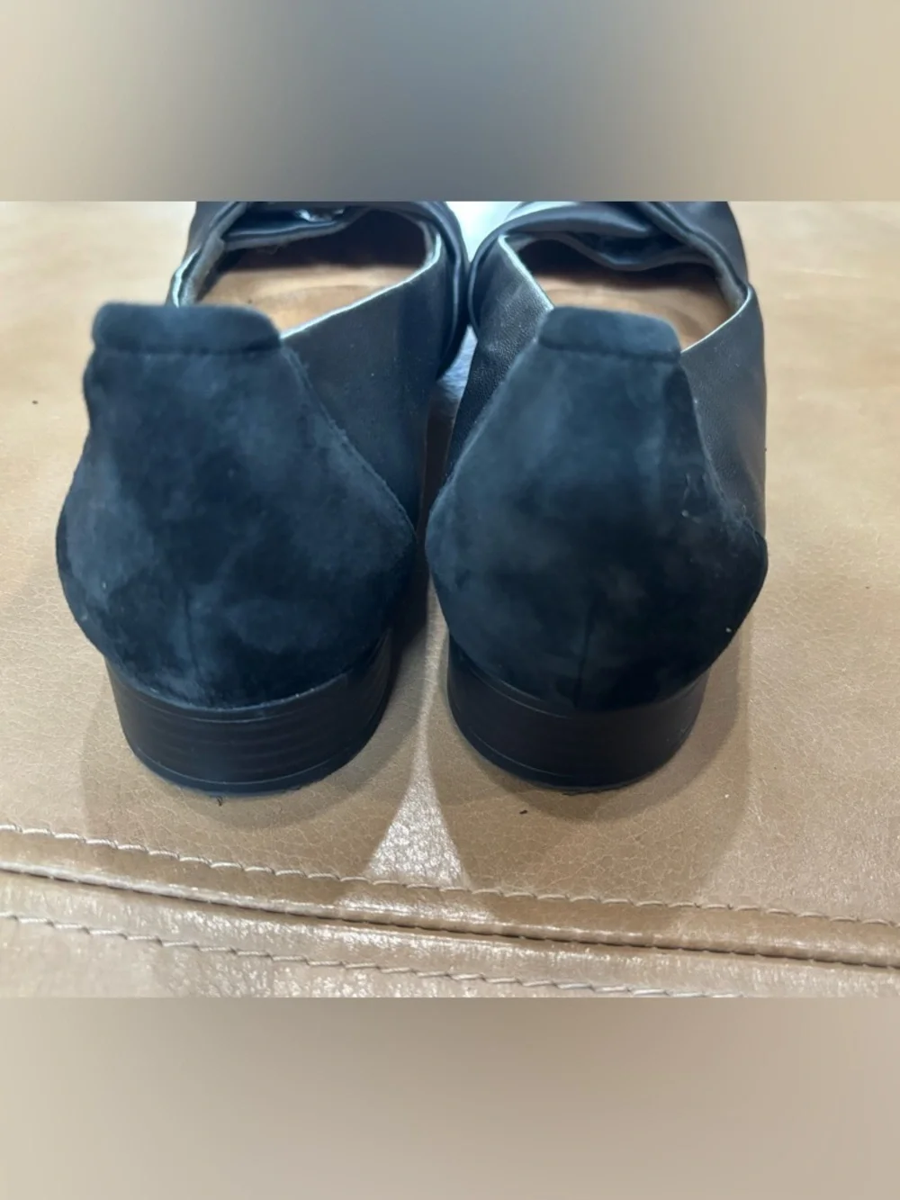 Clarks Black Leather and Suede Twist-Toe square minimalist comfy business Flats